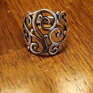 Elegant Silver Swirl Ring